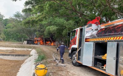 Bomberos controlan llamas en la Ptar Río Frío