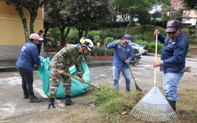 EMPAS trabajó en equipo para mejorar zonas verdes del barrio Villa Rosa